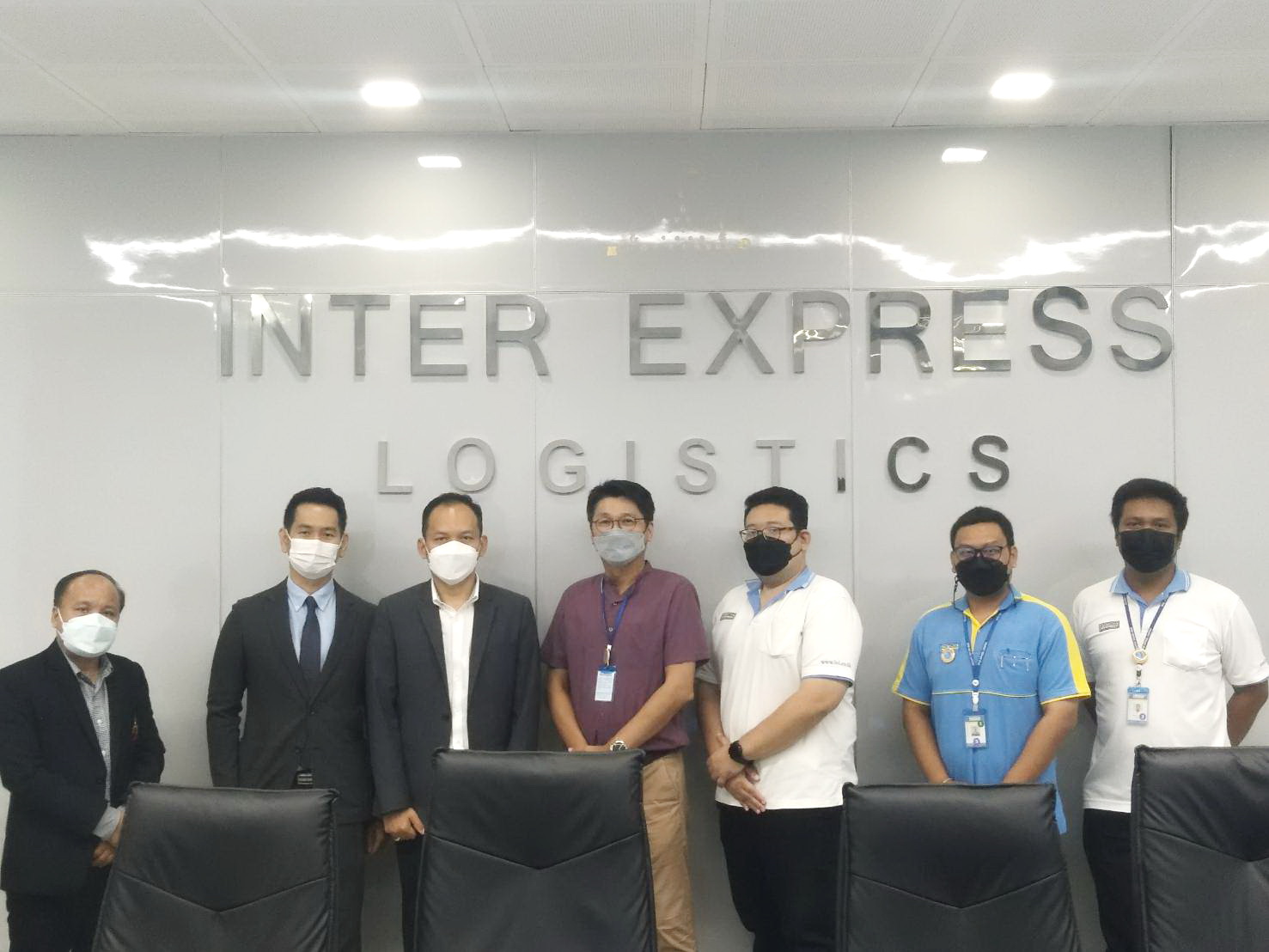 Discussions on cooperation in teaching, learning academic service, and cooperation with Suan Sunandha Logistics and Supply Chain Professional Association together with Inter Express Logistics Co., Ltd.